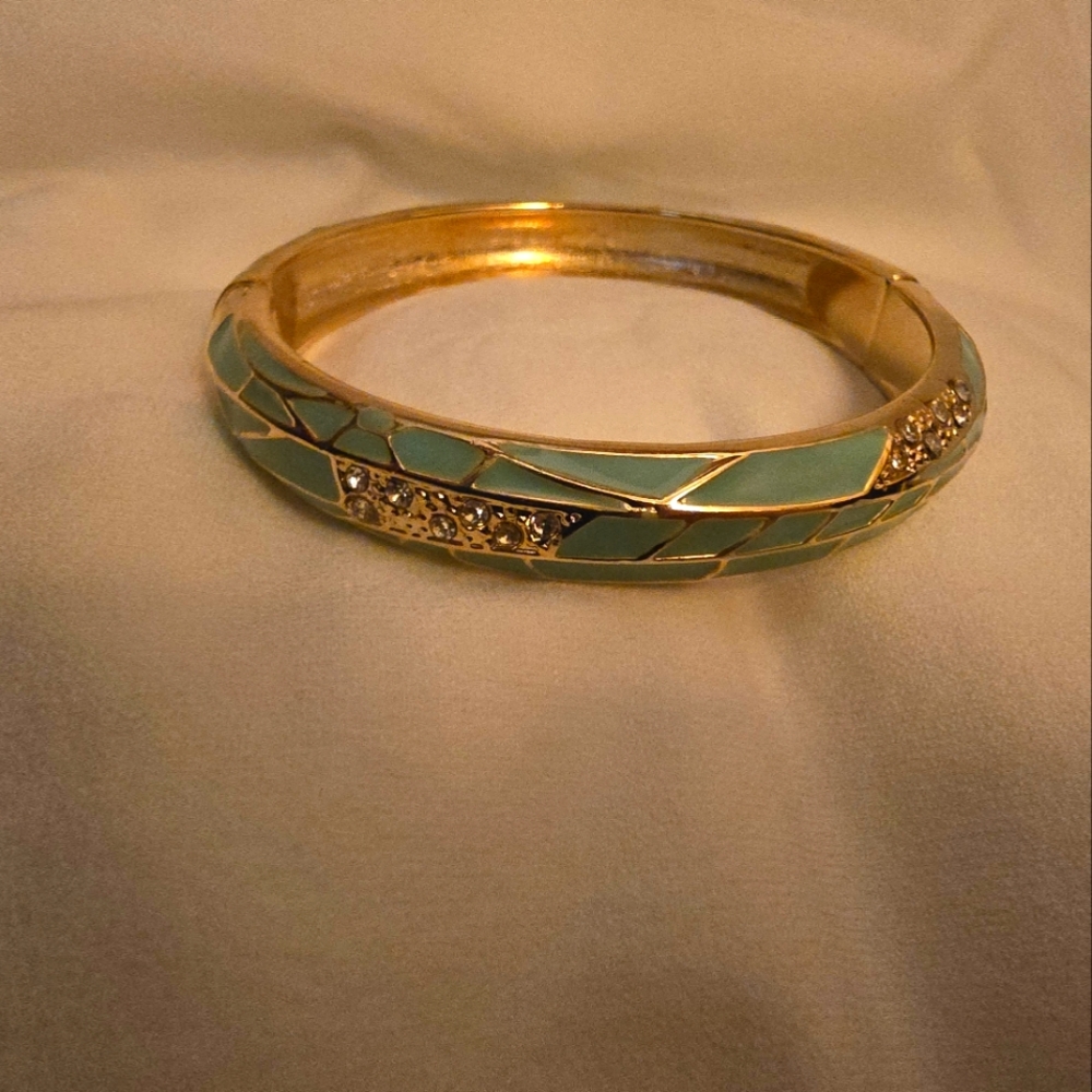 Elegant Gold and Green Hinged Bangle Bracelet